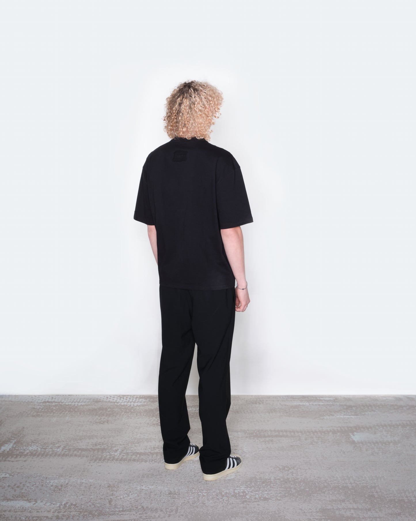 Wavy Neck T-Shirt - Black